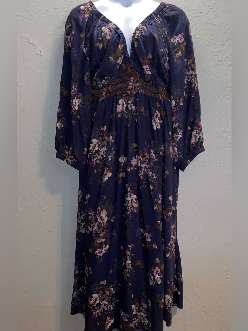 torrid 3/4 Sleeve Raglan V-Neck Navy Floral Maxi Dress w/Pockets Size 4 (26) - Picture 3 of 12